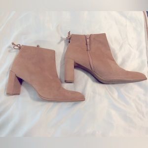 NWOT Stuart Weizmann Grandiose Boots